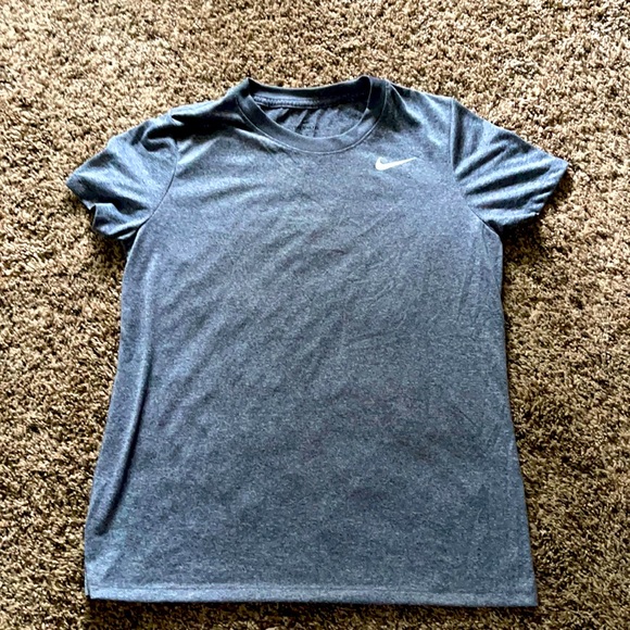 Nike Dri-FitTee. Large - Picture 1 of 2
